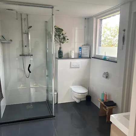 De Weelen Met Jacuzzi En Of Zwembad Topkeuze Romantiek Bed & Breakfast Lutjebroek