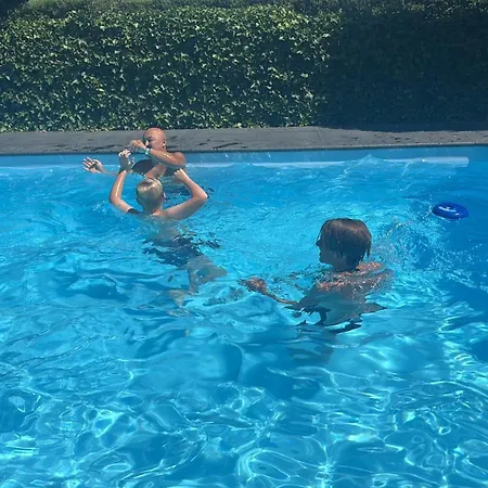 Panzió De Weelen Met Jacuzzi Huwelijks Topkeuze! Lutjebroek