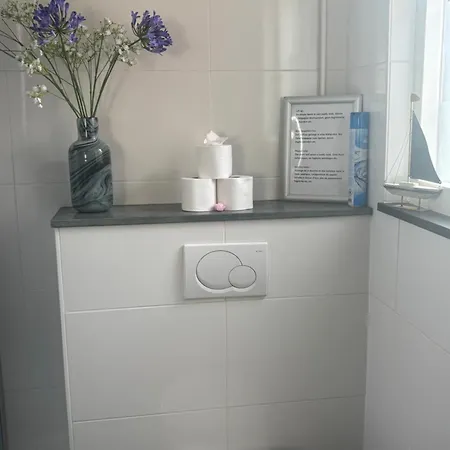 Panzió De Weelen Met Jacuzzi Huwelijks Topkeuze! Lutjebroek