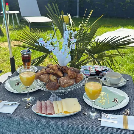De Weelen Met Jacuzzi Huwelijks Topkeuze! Bed & Breakfast