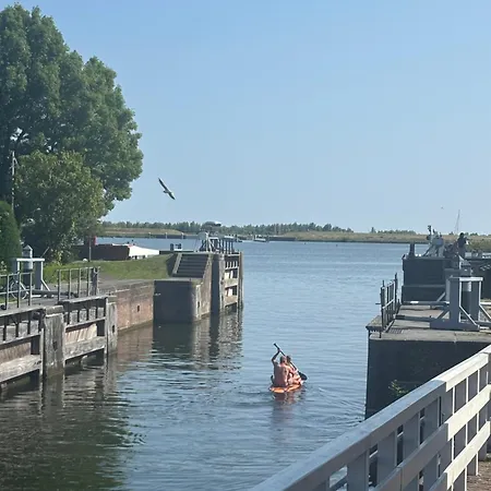 De Weelen Met Jacuzzi En Of Zwembad Topkeuze Romantiek Lutjebroek