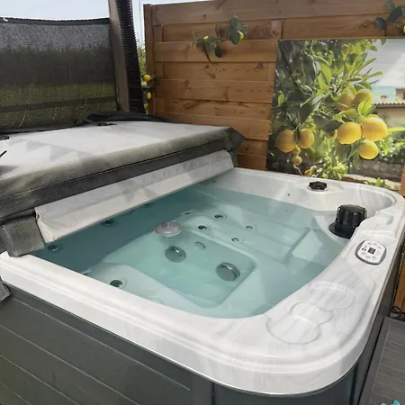 De Weelen Met Jacuzzi En Of Zwembad Topkeuze Romantiek Bed & Breakfast