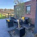 De Weelen Met Jacuzzi En Of Zwembad Topkeuze Romantiek 4* Lutjebroek
