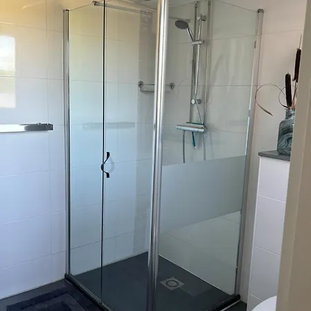 De Weelen Met Jacuzzi En Of Zwembad Topkeuze Romantiek Bed & Breakfast Lutjebroek
